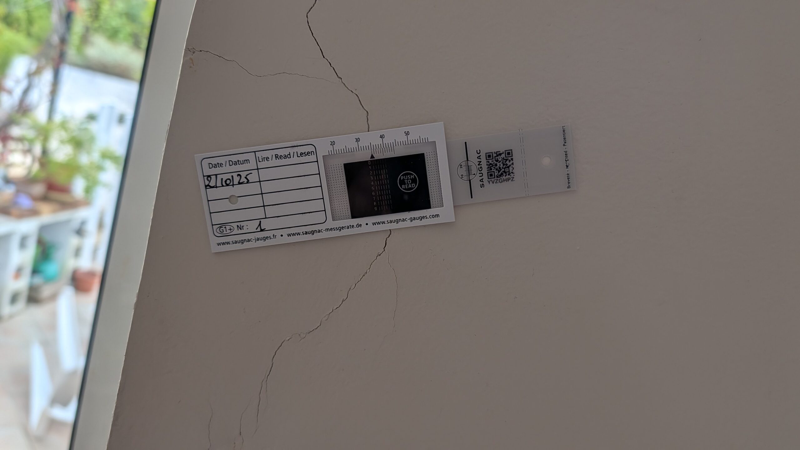 Fissure sur un mur intérieur : quelles questions se poser avant de faire des travaux ?